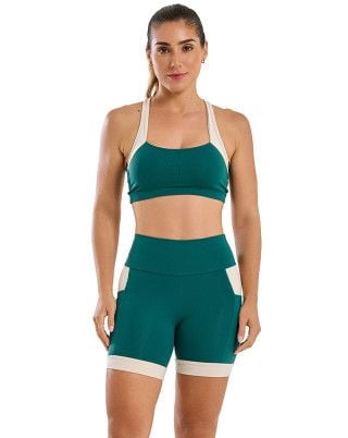 Look Action Top + Bermuda Alta Compressão UV50+ Verde Floresta SND Fitness
