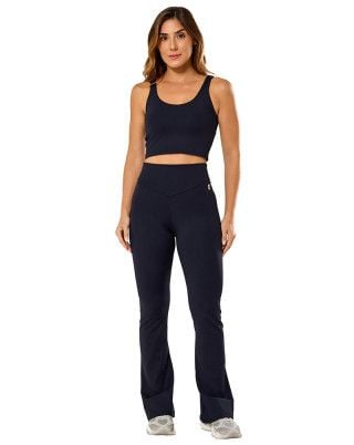 Look Elastic Touch Top + Calça Flare Média Compressão UV50+ Preto SND Fitness