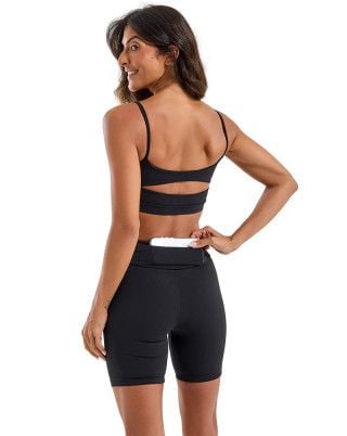 Look Balance Canelado Top + Bermuda Média Compressão e Sustentação Uv50+ Preto SND Fitness