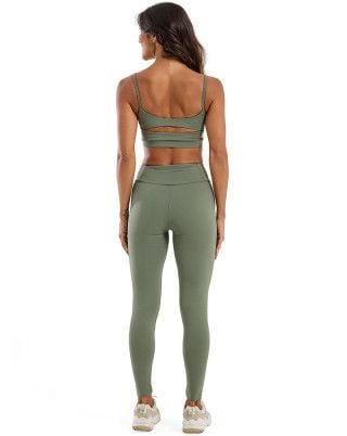 Look Balance Canelado Top + Legging Média Compressão e Sustentação UV50+ Verde SND Fitness