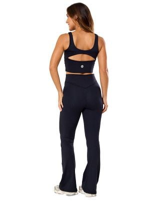 Look Elastic Touch Top + Calça Flare Média Compressão UV50+ Preto SND Fitness